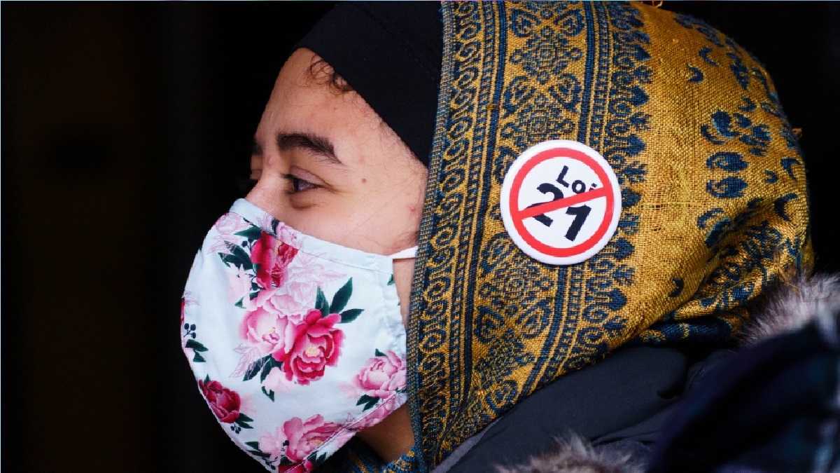 হিজাব পরার কারণে চাকরি হারালেন স্কুল শিক্ষিকা