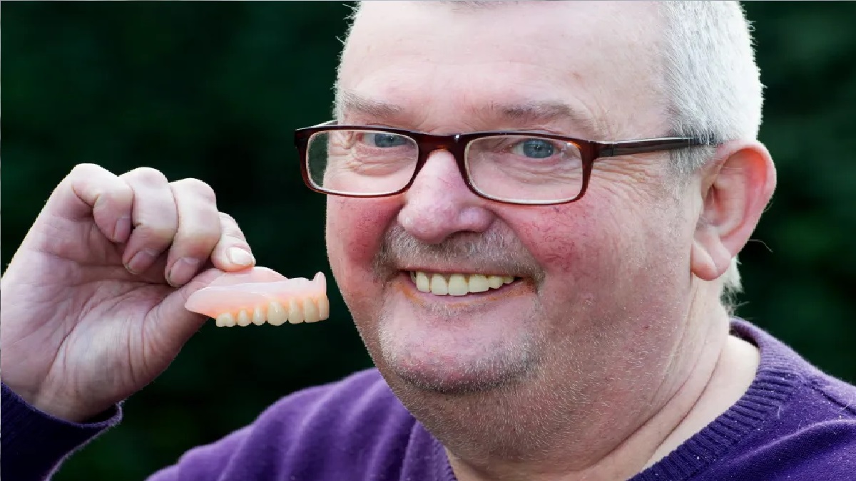 ১১ বছর পর হারানো দাঁত ফিরে পেলেন এক ব্যক্তি