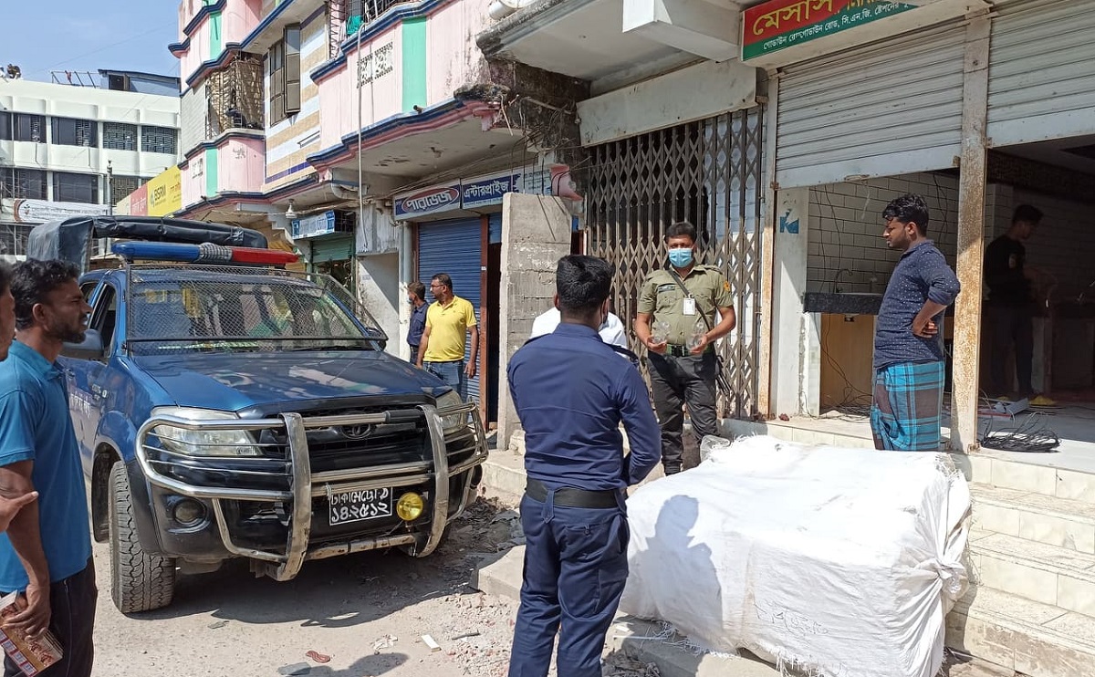 লক্ষ্মীপুরে অবৈধভাবে সয়াবিন তেল মজুদ রাখায় ব্যবসায়ীকে জরিমানা