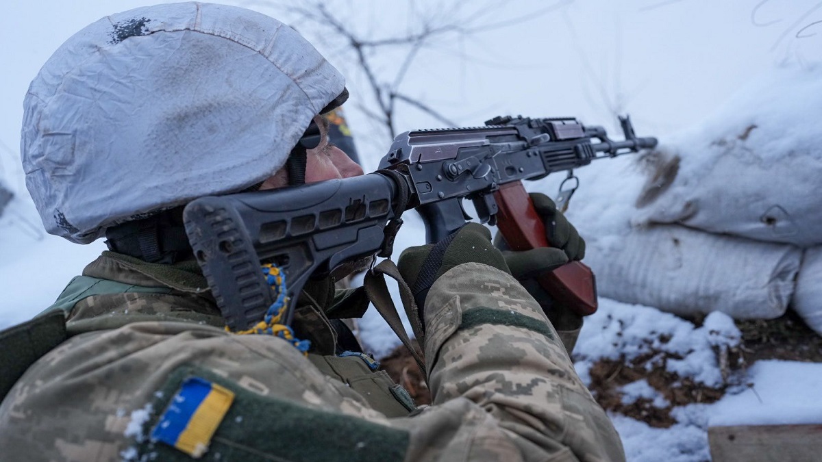 শটগান দিয়ে মিসাইল আটকানো সম্ভব নয়, যুক্তরাষ্ট্রের প্রতি জেলেনস্কির ক্ষোভ