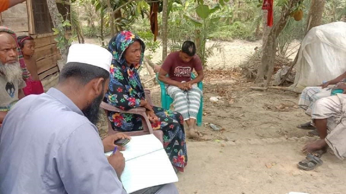 মসজিদের ব্যাটারি চুরি করায় জনসম্মুখে স্বামীকে তালাক দিলেন স্ত্রী