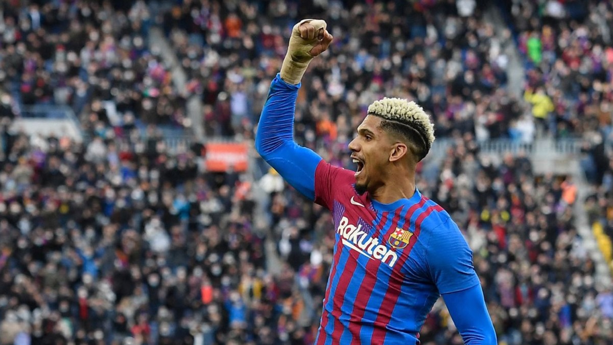 বার্সায়ই থাকছেন আরাউহো