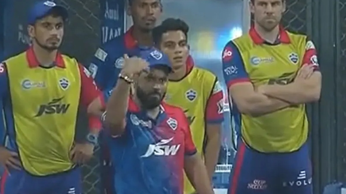 ক্ষোভে মাঠের খেলোয়াড়দের চলে আসতে বলেছেন মোস্তাফিজদের অধিনায়ক (ভিডিও)