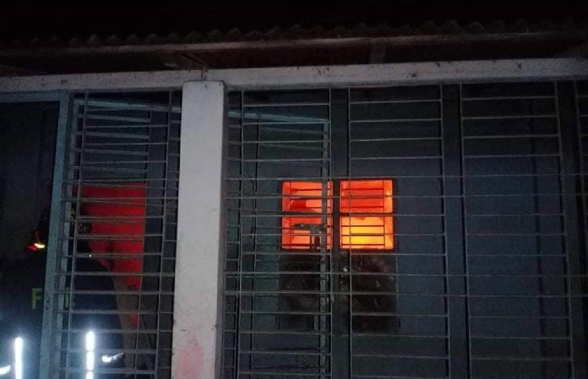 নরসিংদীতে ৩০ মিনিটের ব্যবধানে একই গুদামে দুই দফা অগ্নিকাণ্ড