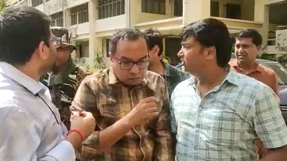 পশ্চিমবঙ্গে পি কে হালদার ও তার সহযোগীদের ২০টিরও বেশি বিলাসবহুল বাড়ি