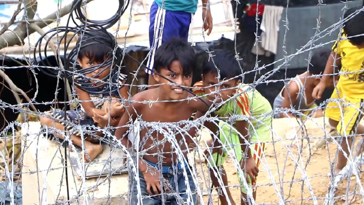 রোহিঙ্গা ক্যাম্পে মিললো অটোমেটিক অ্যাসল্ট রাইফেলসহ ৫ আগ্নেয়াস্ত্র