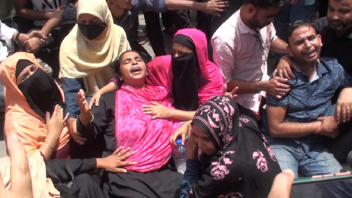 টাঙ্গাইলে স্কুলের আবাসিক ভবনের বাথরুমে শিক্ষার্থীর লাশ, হত্যা নাকি আত্মহত্যা?