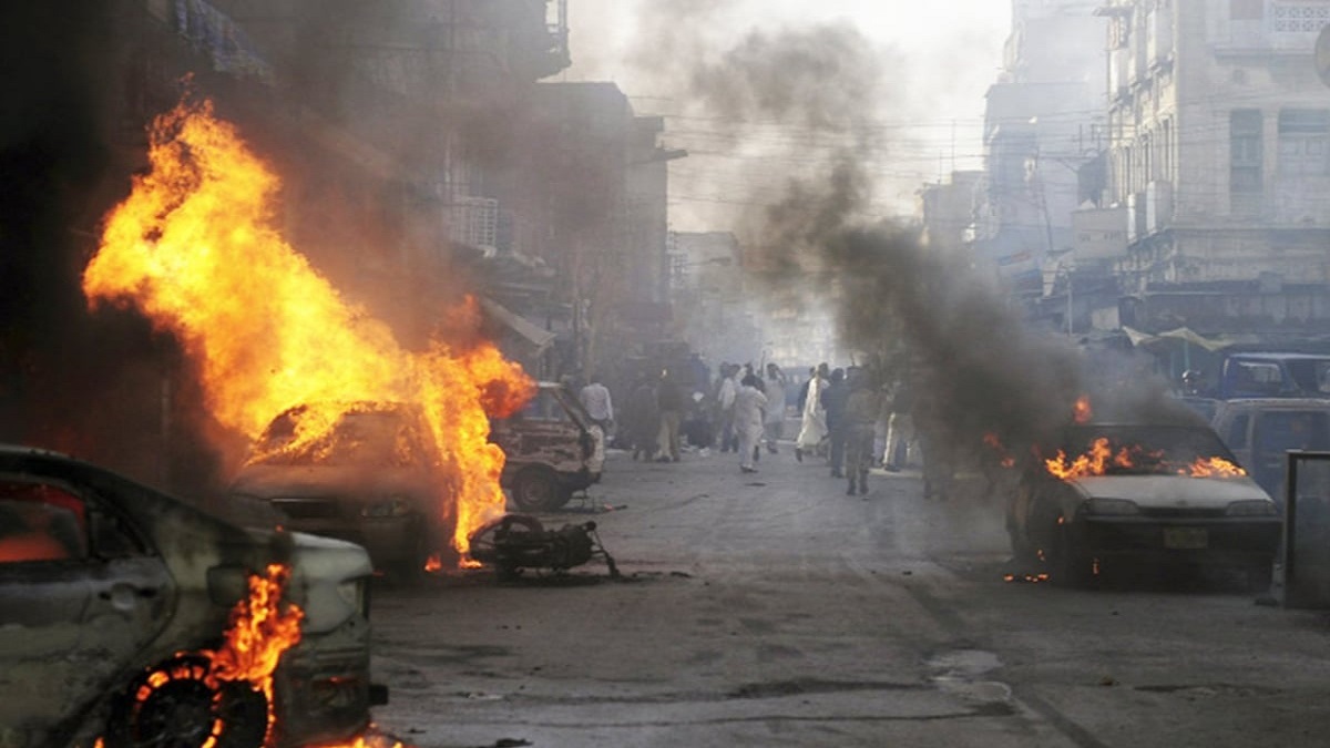 করাচিতে নির্বাচন ঘিরে সহিংসতায় নিহত কমপক্ষে ১