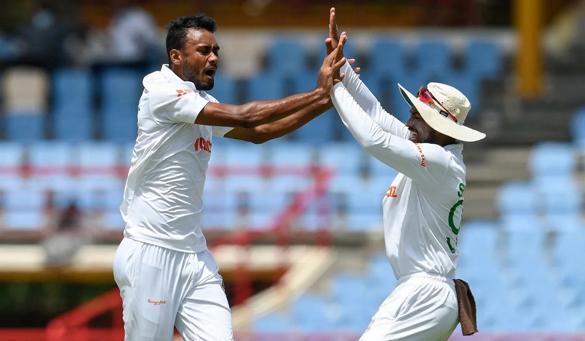 প্রথম সেশনেই ৪ উইকেট, লড়াইয়ে ফিরলো টাইগাররা