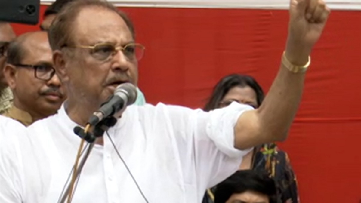 দুর্নীতি ও টাকা পাচার বন্ধ করলে জ্বালানি তেলের দাম বৃদ্ধির প্রয়োজন হতো না: রব