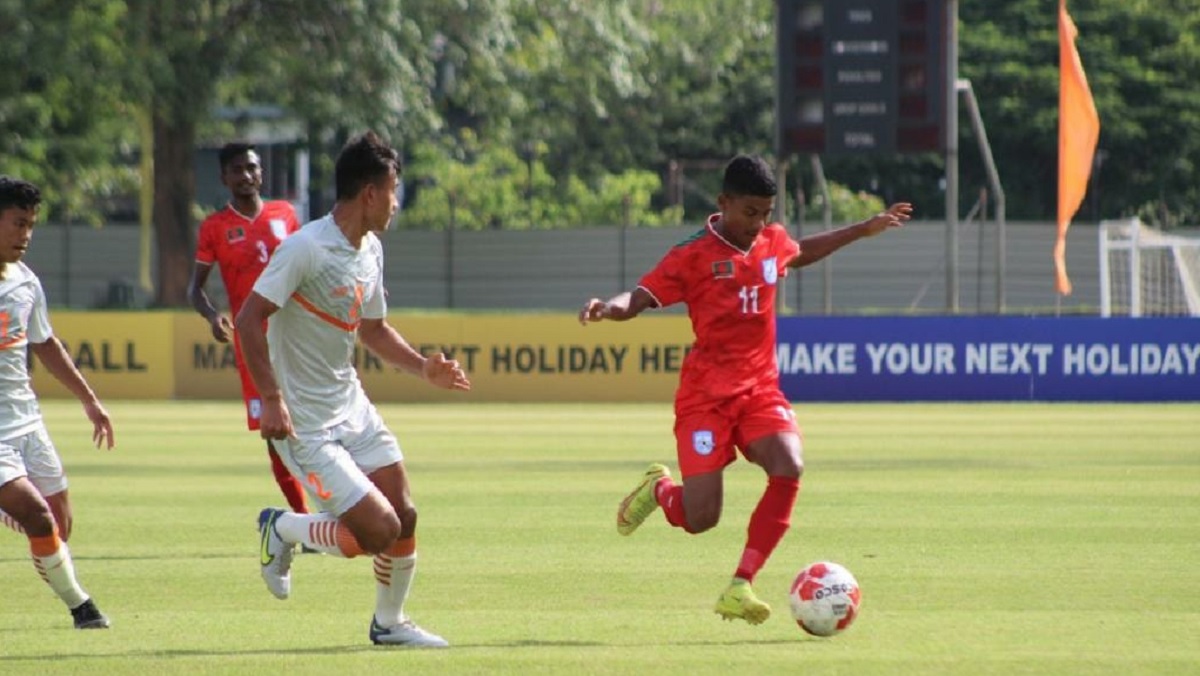 সেমিতে ভারতের কাছে ২-১ গোলে হেরে স্বপ্নভঙ্গ বাংলাদেশের