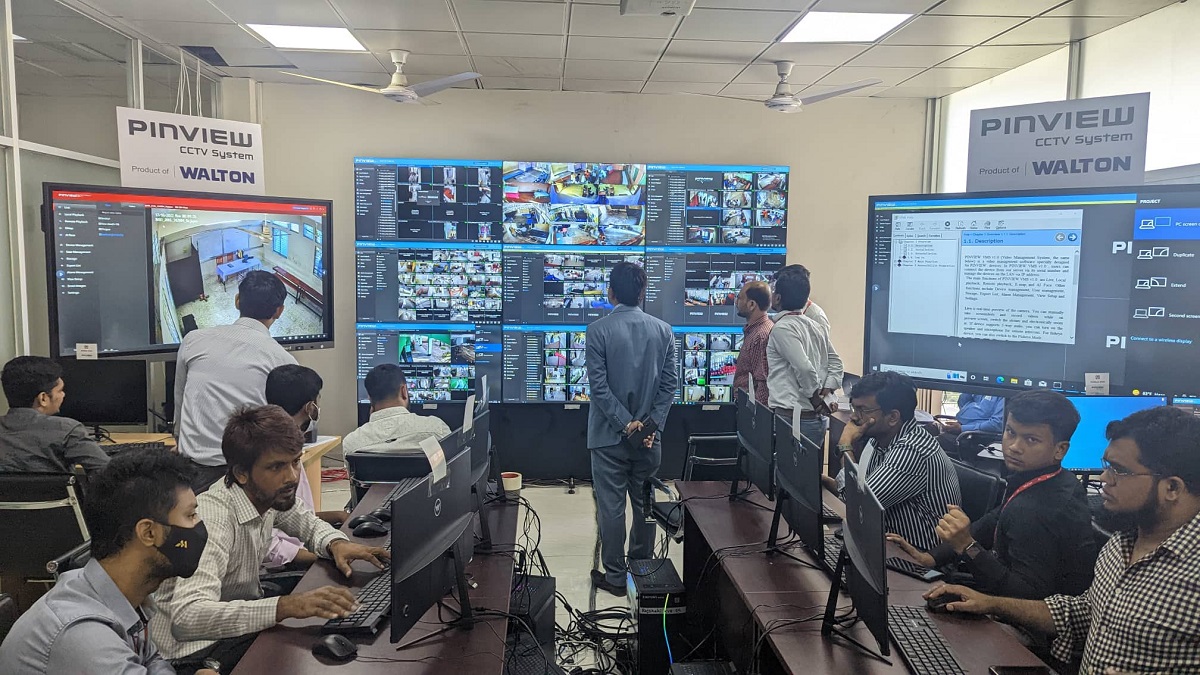 ঢাকা থেকে সিসিটিভিতে ভোট পর্যবেক্ষণ করছে নির্বাচন কমিশন