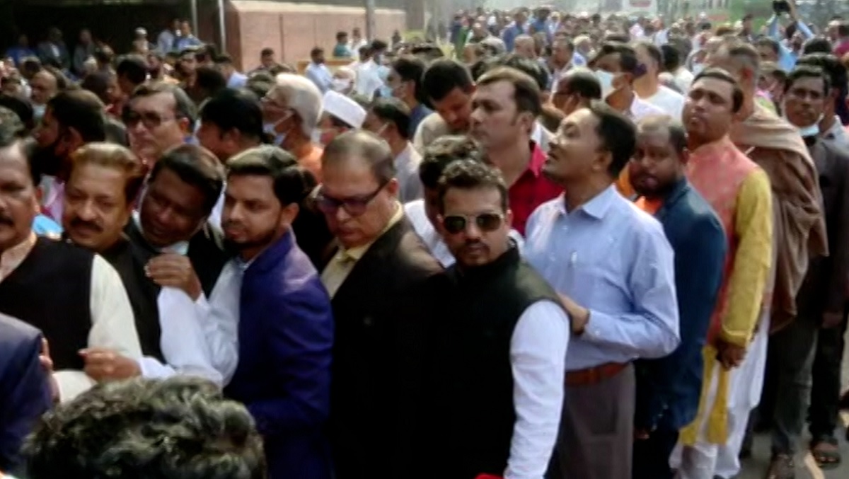 সভাপতি নির্বাচিত হওয়ায় প্রধানমন্ত্রীকে কাউন্সিলরদের শুভেচ্ছা