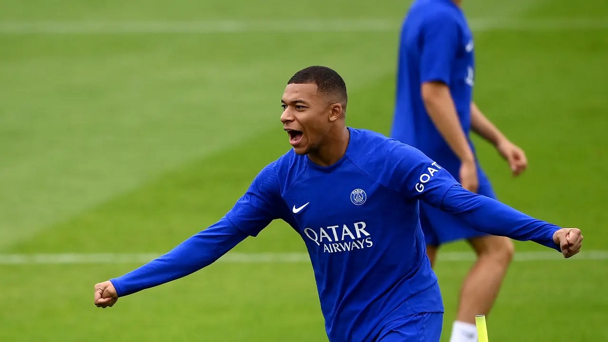 বায়ার্ন-পিএসজির মহারণের ম্যাচে ফিরছেন এমবাপ্পে