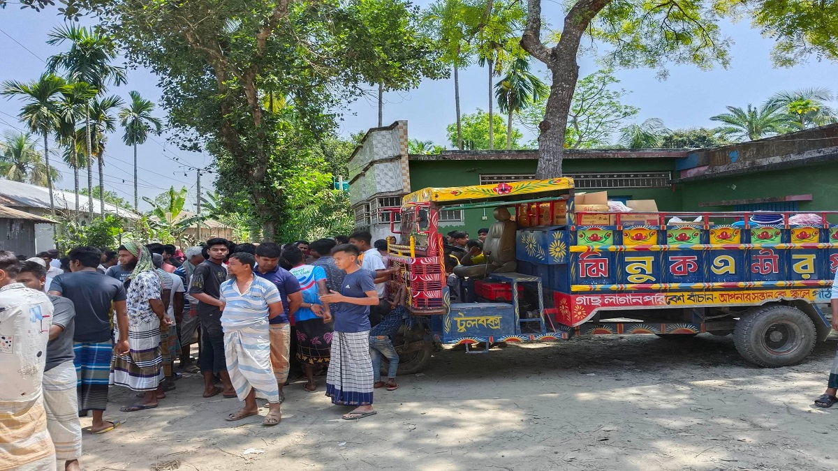 নাটোরের গুরুদাসপুরে নছিমনের ধাক্কায় প্রাণ গেলো শিশুর