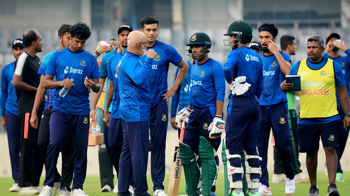 টাইগারদের রুদ্ধদ্বার অনুশীলনে দ্বিতীয় দিনেও বৃষ্টির বাগড়া