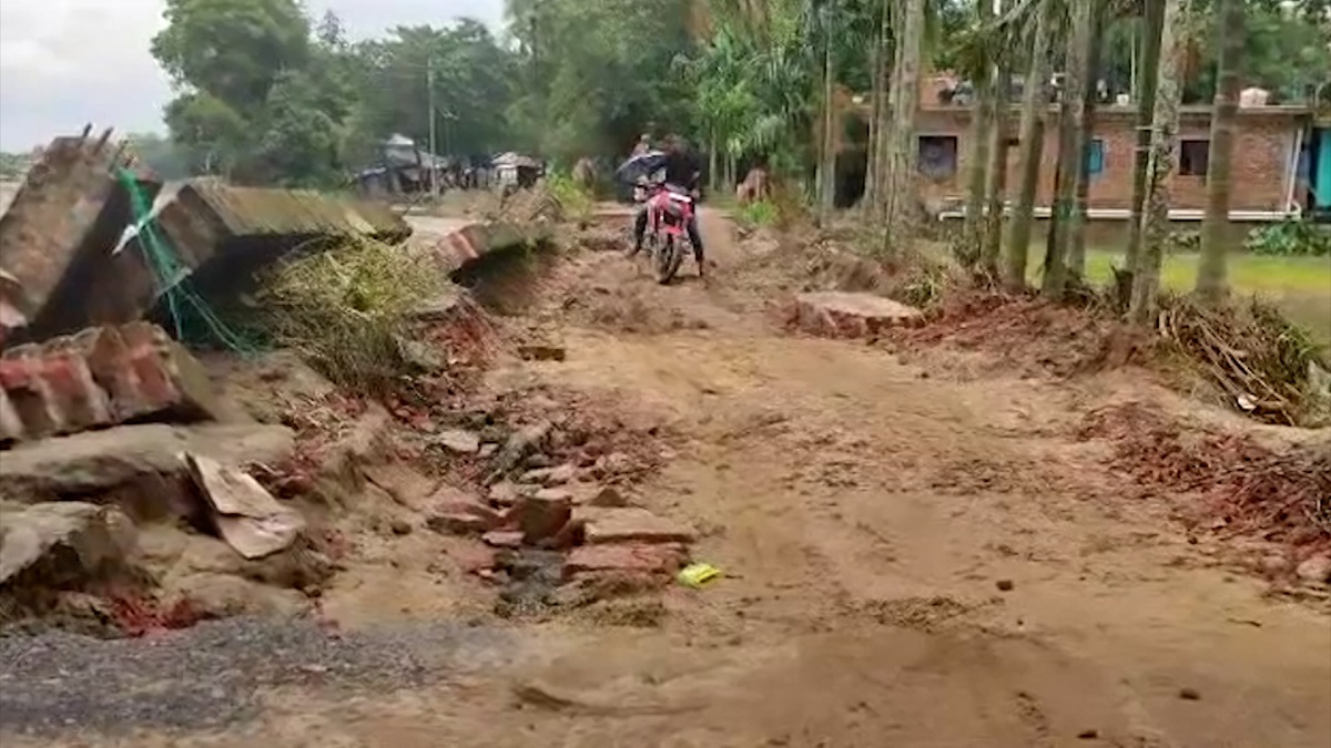 কক্সবাজারে বন্যায় ব্যাপক ক্ষয়ক্ষতি