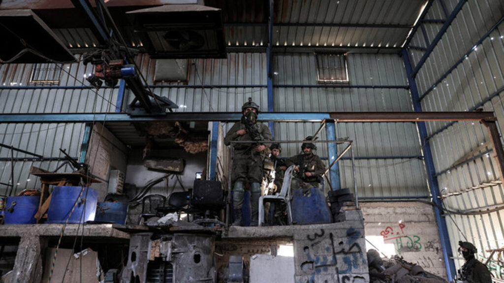 গাজায় মেডিক্যাল ল্যাবটেরির নিচে হামাসের অস্ত্রাগার