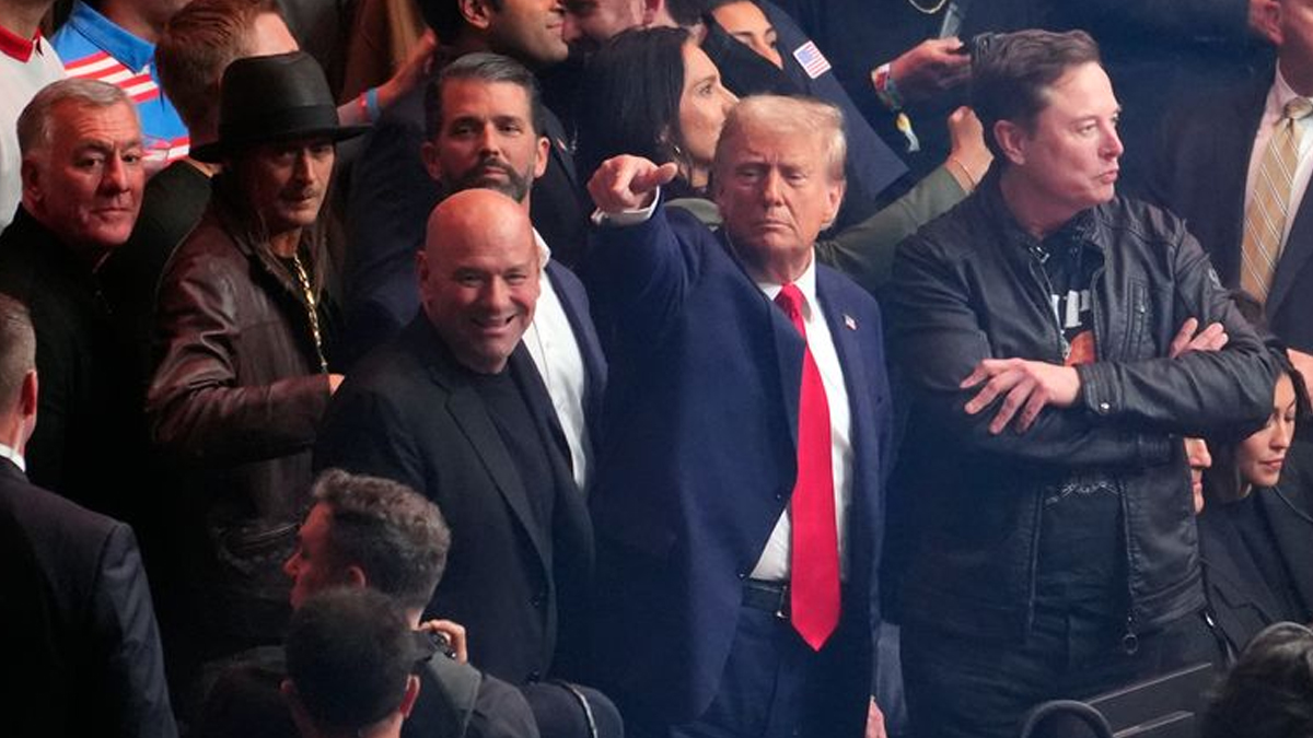 ইলন মাস্ককে নিয়ে মিক্সড মার্শাল আর্ট প্রতিযোগিতা দেখতে গেলেন ট্রাম্প