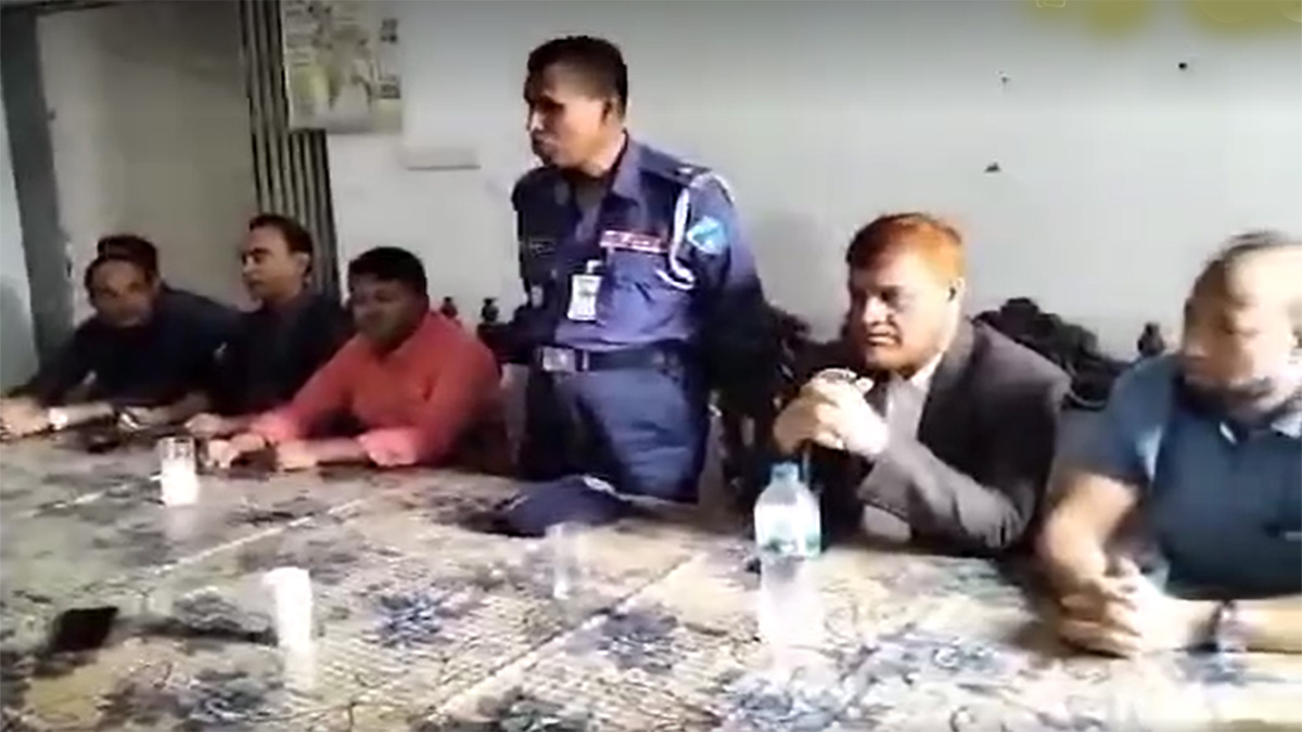 ছাত্রলীগকে গণধোলাই দিয়ে থানায় সোপর্দ করতে বললেন ওসি!