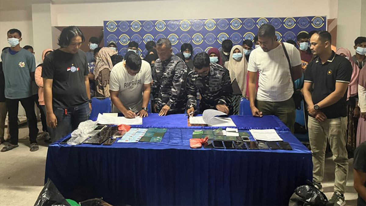 ইন্দোনেশিয়া থেকে অবৈধভাবে মালয়েশিয়ায় প্রবেশ, ২৪ বাংলাদেশি আটক