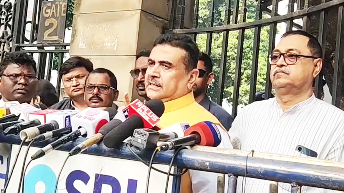 কলকাতা দখলে ঢাকা থেকে ৩ লাখ রিকশা রওনা দিয়েছে: শুভেন্দুর দাবি