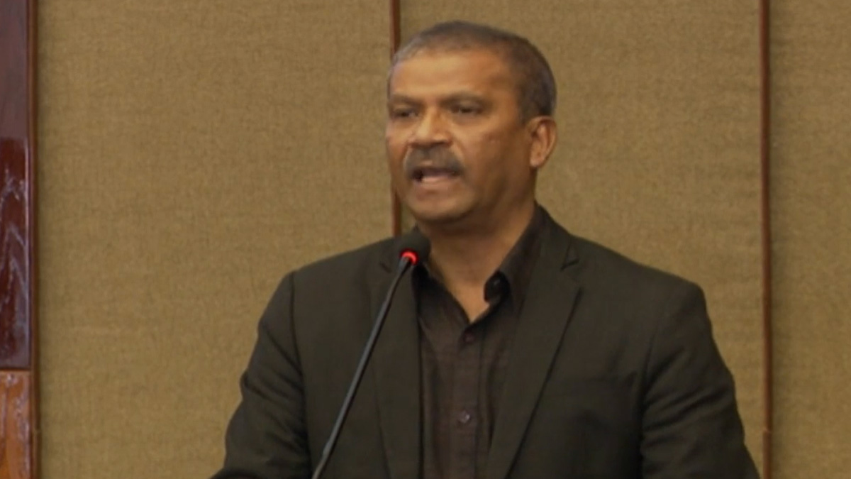 গ্রেফতার-তদন্ত-বিচার নিয়ে প্রশ্ন করলে স্বরাষ্ট্র উপদেষ্টাকে রাখার আহ্বান