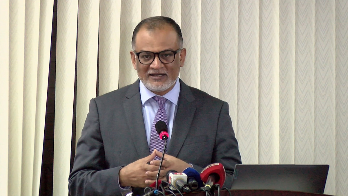 অর্থনীতিতে দুর্বৃত্তায়নের পরিণতি ভোগ করতে হচ্ছে: বাণিজ্য উপদেষ্টা