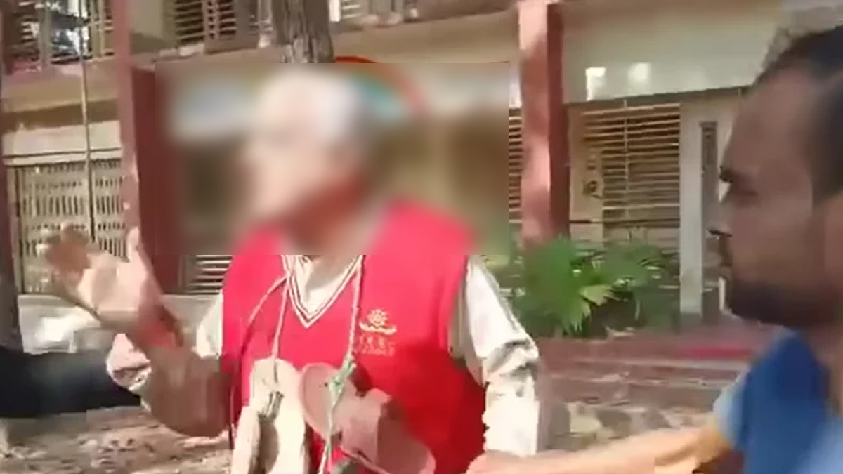 কুমিল্লায় বীর মুক্তিযোদ্ধাকে জুতার মালা পরিয়ে করা হলো এলাকাছাড়া