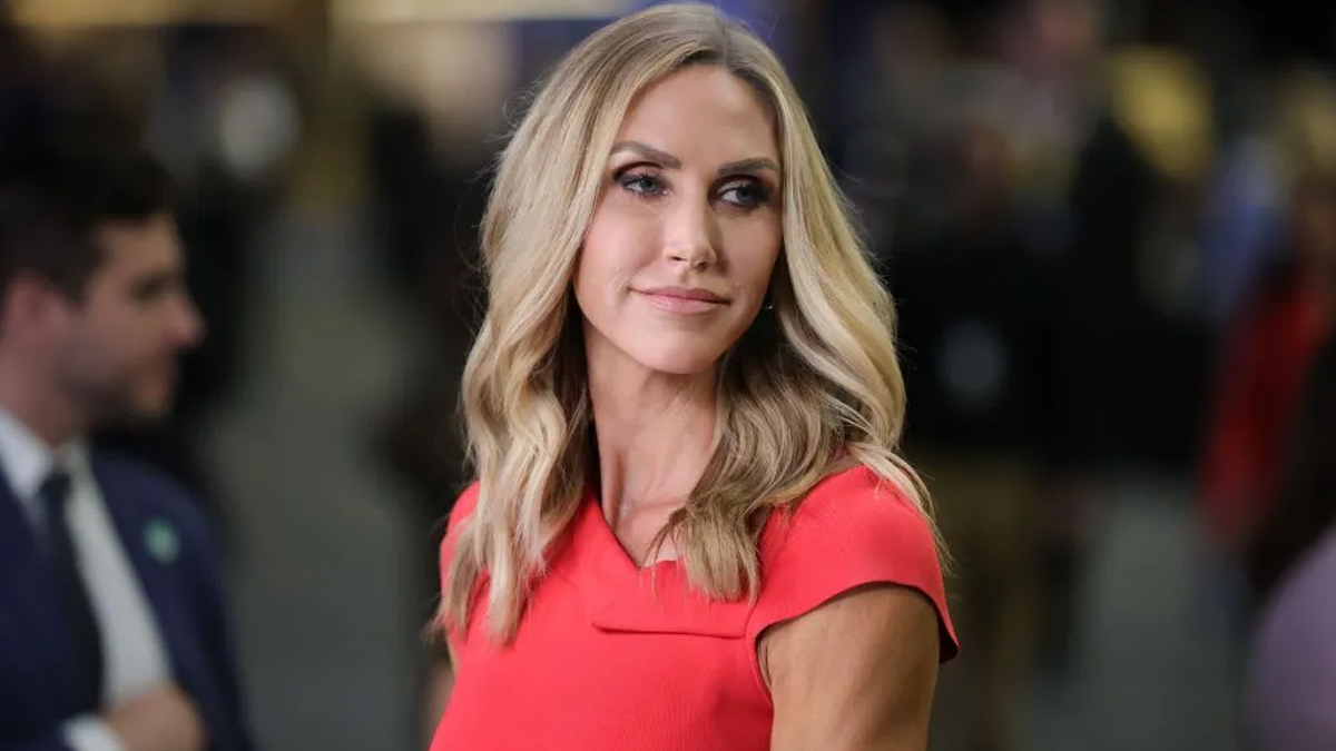 সিনেটে প্রতিদ্বন্দ্বিতা থেকে সরে দাঁড়ানোর ঘোষণা লারা ট্রাম্পের