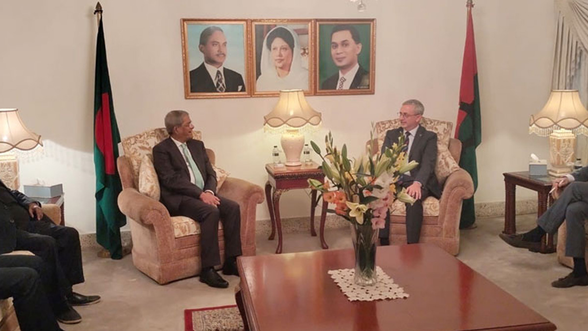 চলতি বছরের মধ্যে নির্বাচন চায় বিএনপি: ইইউ রাষ্ট্রদূতকে ফখরুল