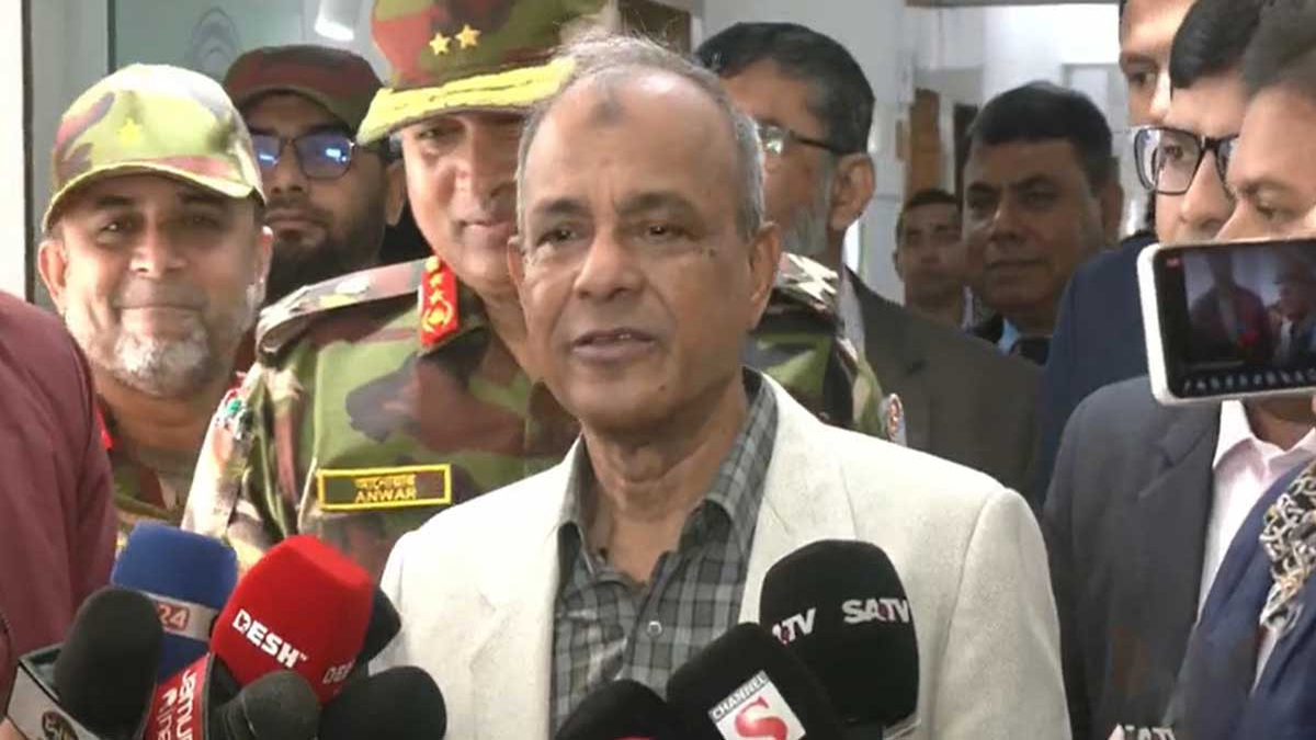 বিমানে বোমা আতঙ্কের খবর পুরোপুরি মিথ্যা: স্বরাষ্ট্র উপদেষ্টা