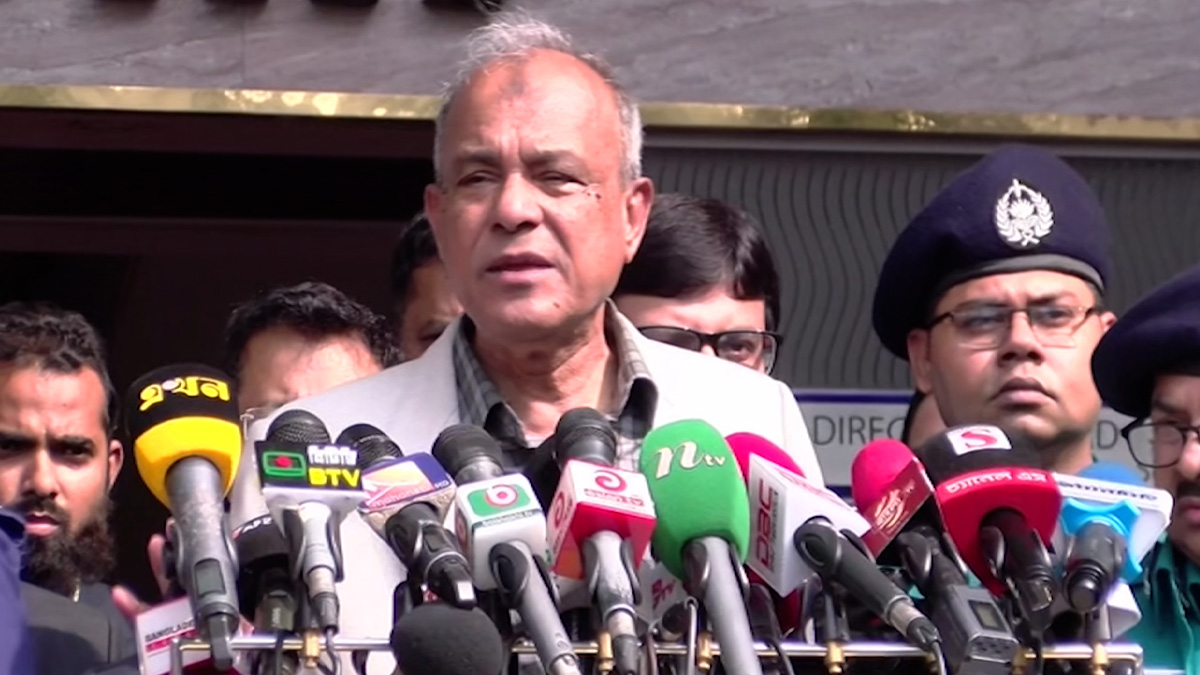 রাজনৈতিক দলের এজেন্ডা বাস্তবায়ন না করতে পুলিশকে স্বরাষ্ট্র উপদেষ্টার নির্দেশ