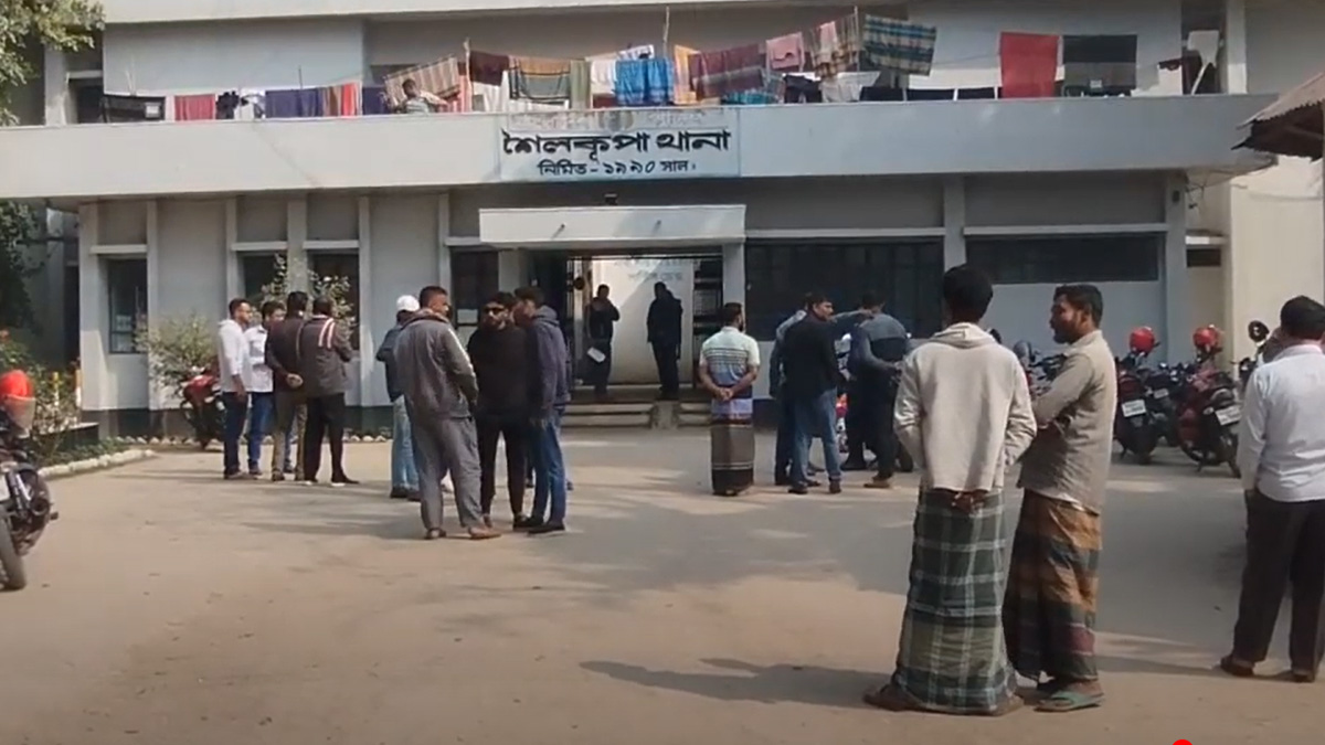 শৈলকুপায় টাকা ছিনতাইয়ের সময় যুবদল নেতা আটক