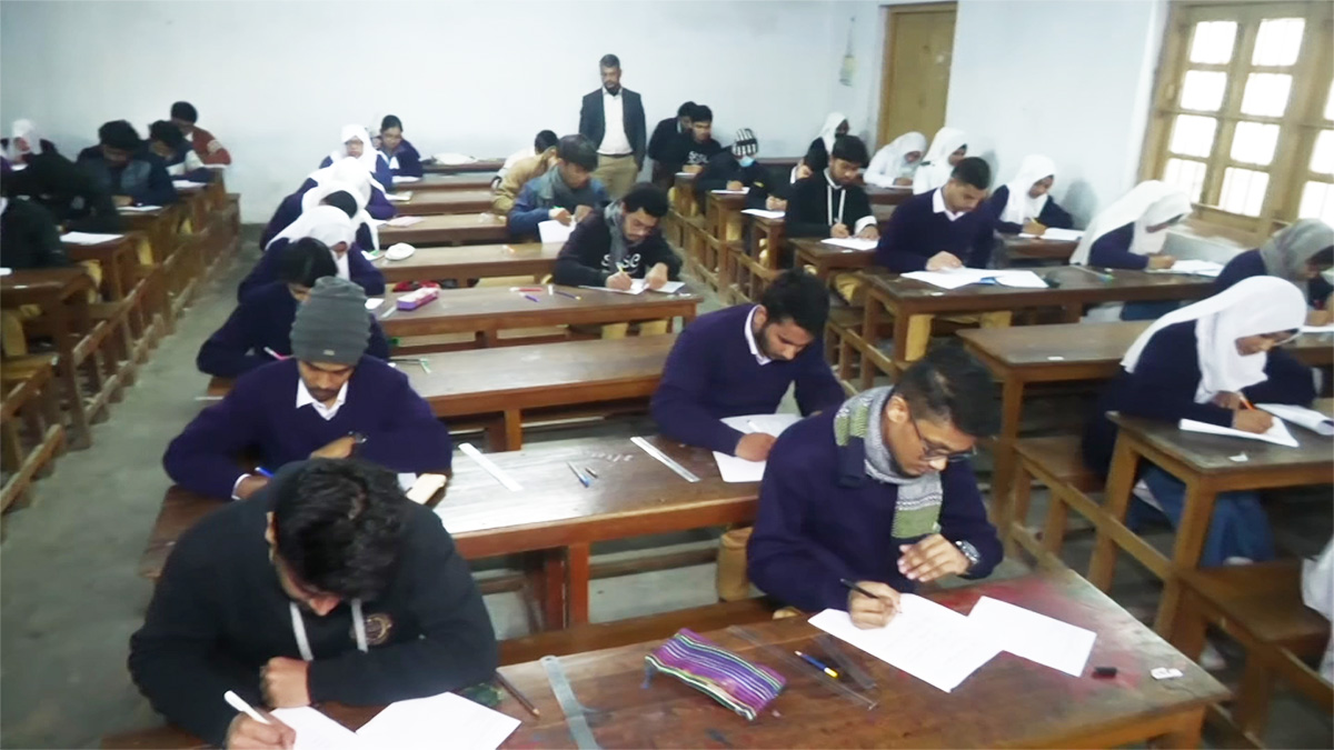 নীলফামারীতে মেডিকেলে ভর্তির সুযোগ পেলেন এক কলেজের ৫৩ শিক্ষার্থী