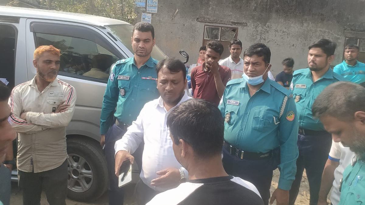 টঙ্গীতে অবৈধ পলিথিন কারখানা সিলগালা, দুই লক্ষ টাকা জরিমানা