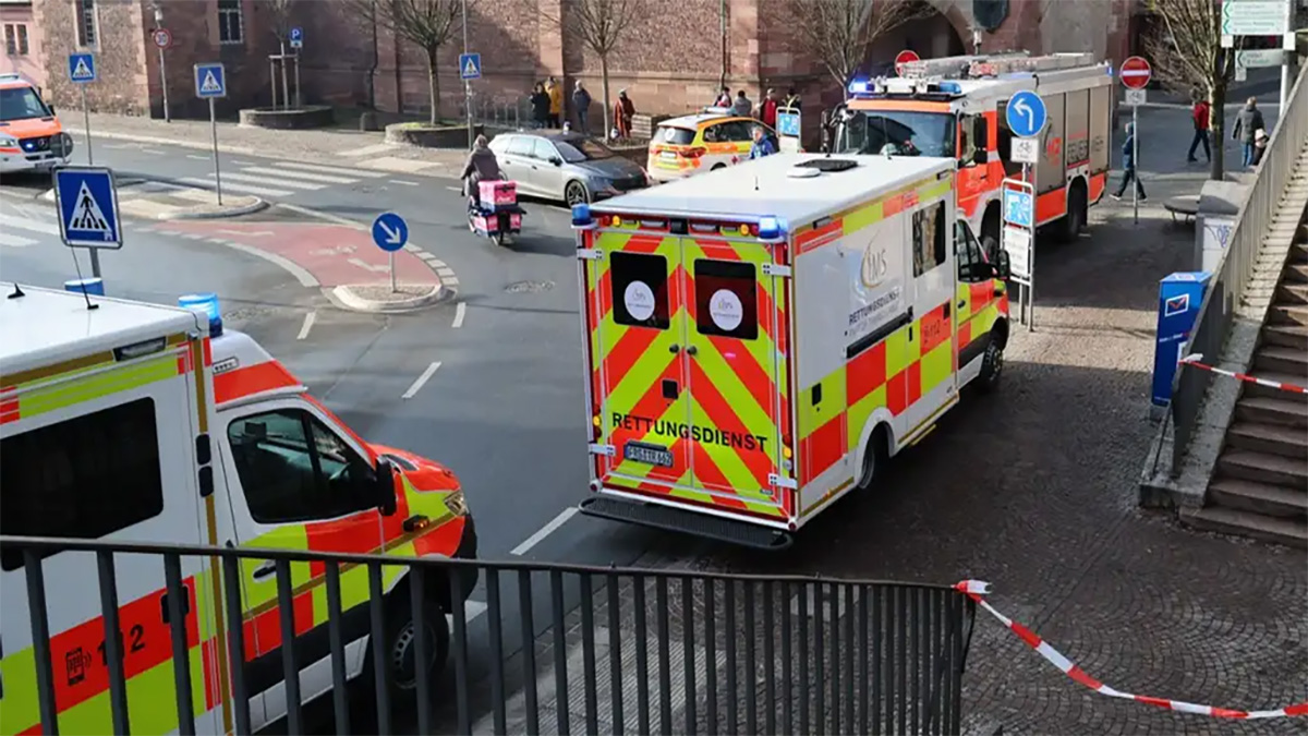 জার্মানিতে ছুরিকাঘাতে শিশুসহ নিহত ২