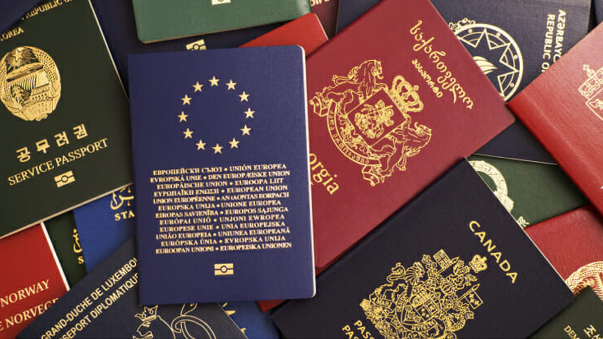 পৃথিবীতে মাত্র তিন ব্যক্তি পাসপোর্ট ছাড়া ভ্রমণ করতে পারেন সব দেশ