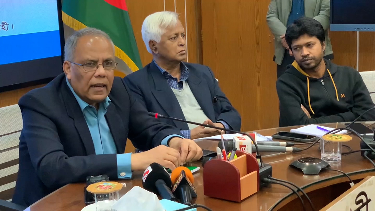 সাংবাদিকদের আর্থিক নিশ্চয়তা ছাড়া বস্তুনিষ্ঠ সাংবাদিকতা আশা করা উচিত না: কমিশন প্রধান