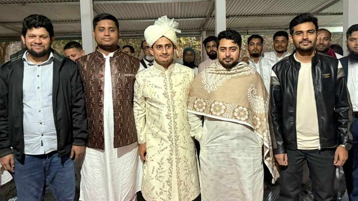 বিয়ে করলেন সারজিস