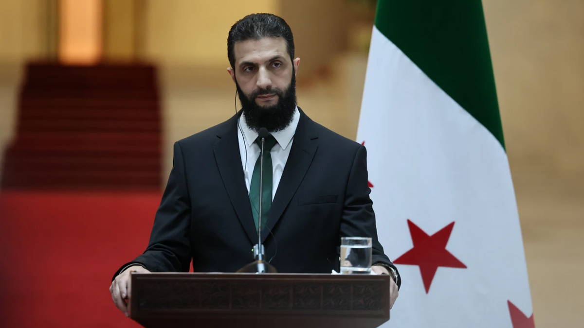 আহমেদ আল শারাকে সিরিয়ার অন্তর্বর্তী প্রেসিডেন্ট ঘোষণা