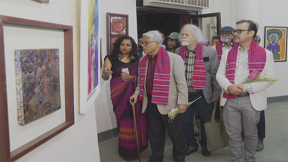 ঢাবিতে দ্বিতীয় আন্তর্জাতিক চিত্র প্রদর্শনী শুরু