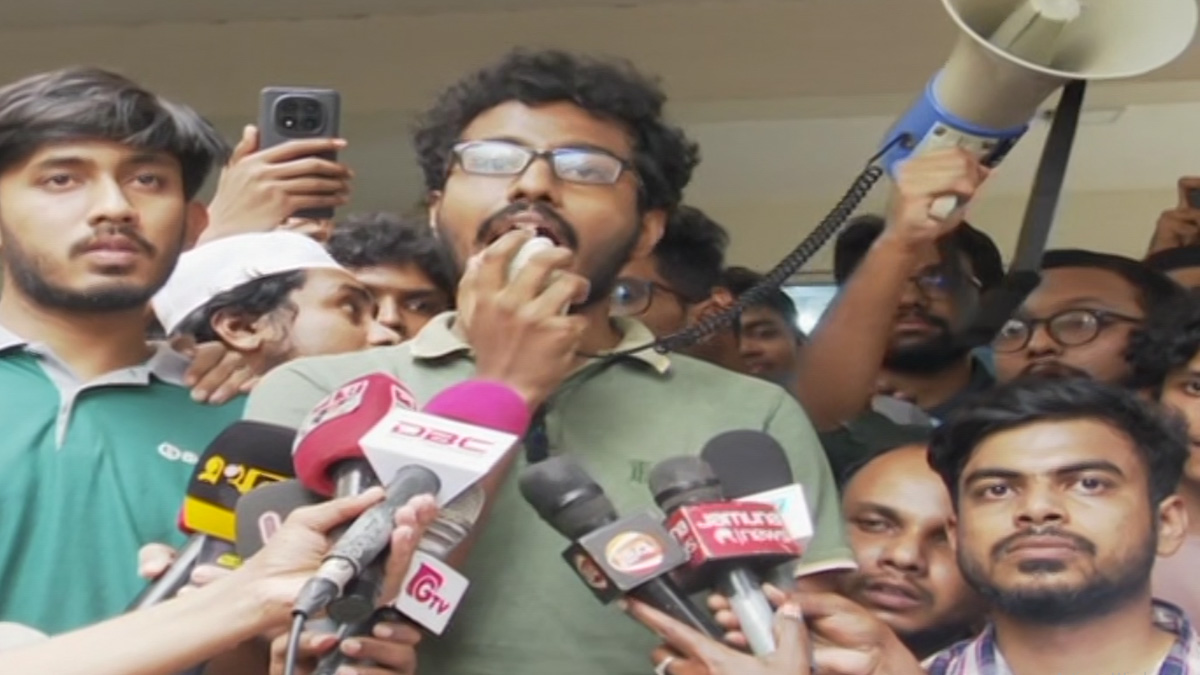 কুয়েটে ভিসি, প্রোভিসিকে বর্জনের ঘোষণা শিক্ষার্থীদের