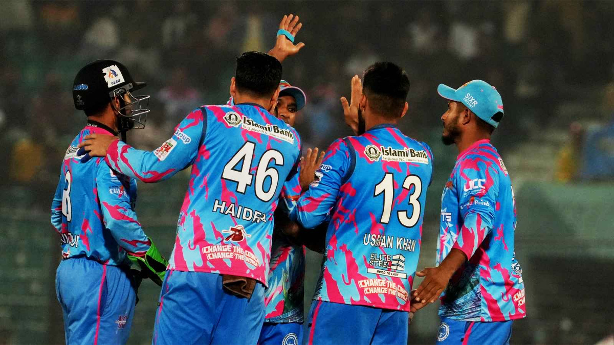 শেষ বলে খুলনাকে কাঁদিয়ে বিপিএলের মেগা ফাইনালে চিটাগং