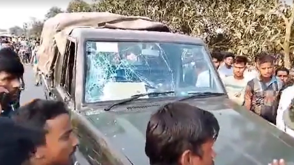 দিনাজপুরে সেনাবাহিনীর পিকআপ-ইজিবাইক সংঘর্ষ, নিহত ১