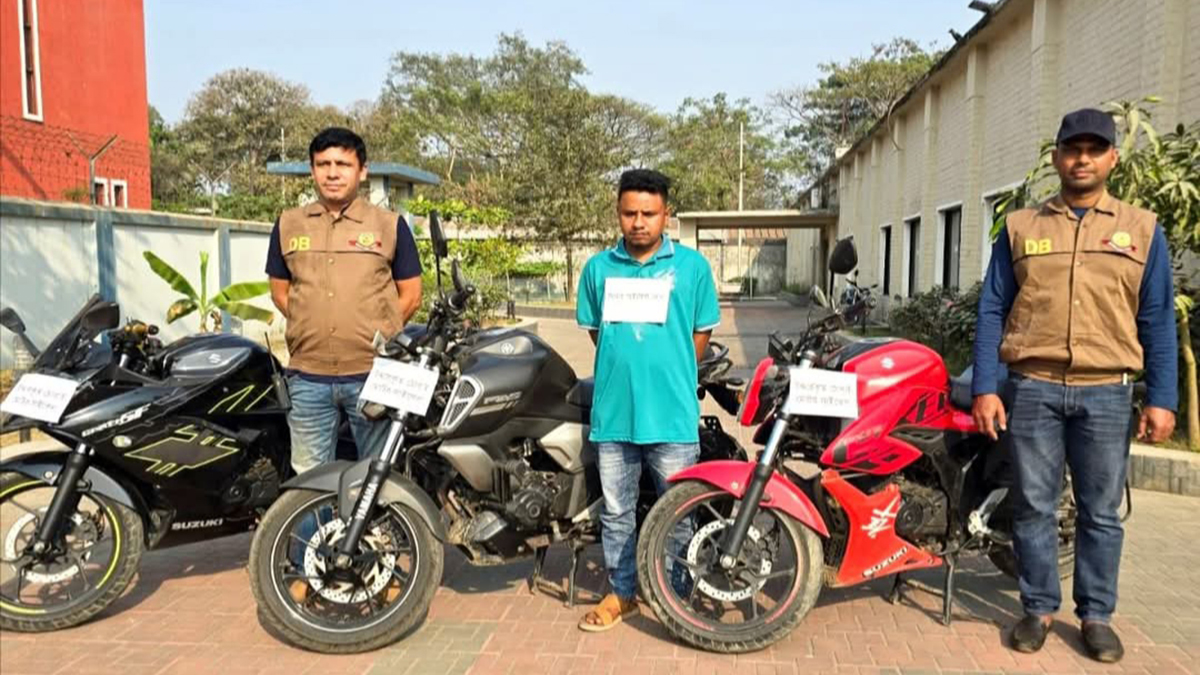 আখাউড়ায় ‘ডেভিল ব্রেথ’ চক্রের সদস্য গ্রেফতার, উদ্ধার ৩টি মোটরসাইকেল