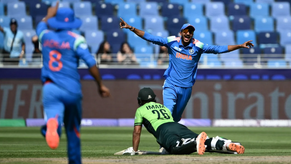 বড় স্কোরের আশা জাগিয়েও আড়াইশর আগে অলআউট পাকিস্তান