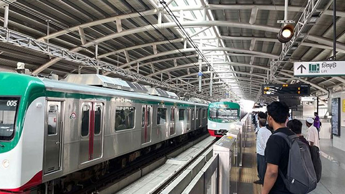 এক ঘণ্টারও বেশি সময় বন্ধ থাকার পর আবারও চালু মেট্রোরেল