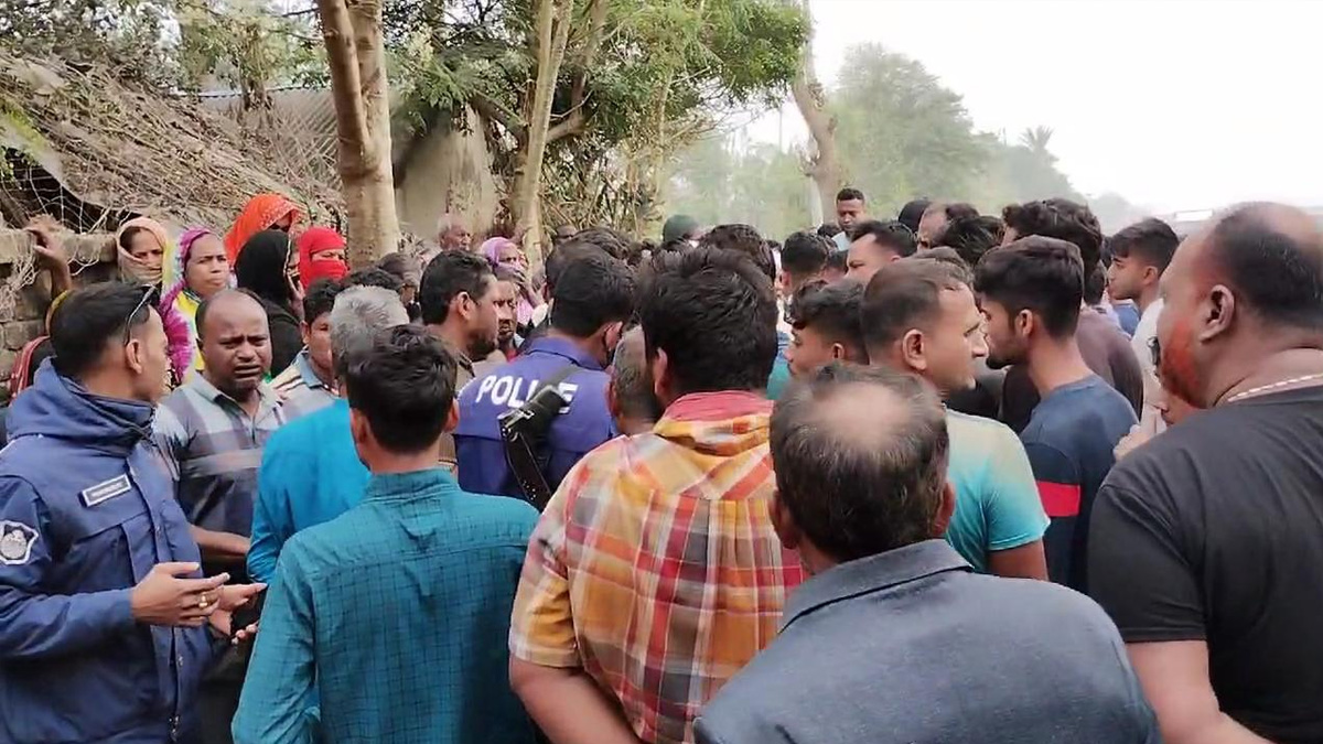 সাতক্ষীরায় স্কুলে যাওয়ার পথে ট্রলিচাপায় শিশু নিহত