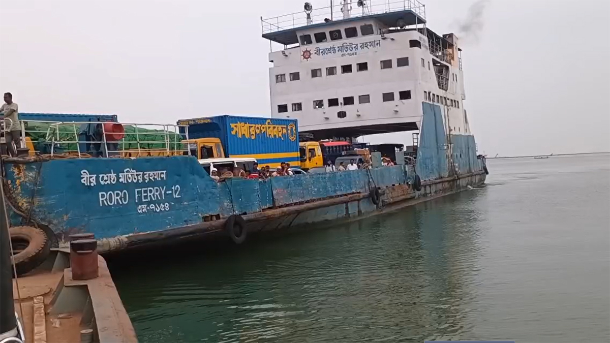 দৌলতদিয়ায় ঘরমুখো যাত্রী ও যানবাহনের চাপ বাড়লেও নেই ভোগান্তি